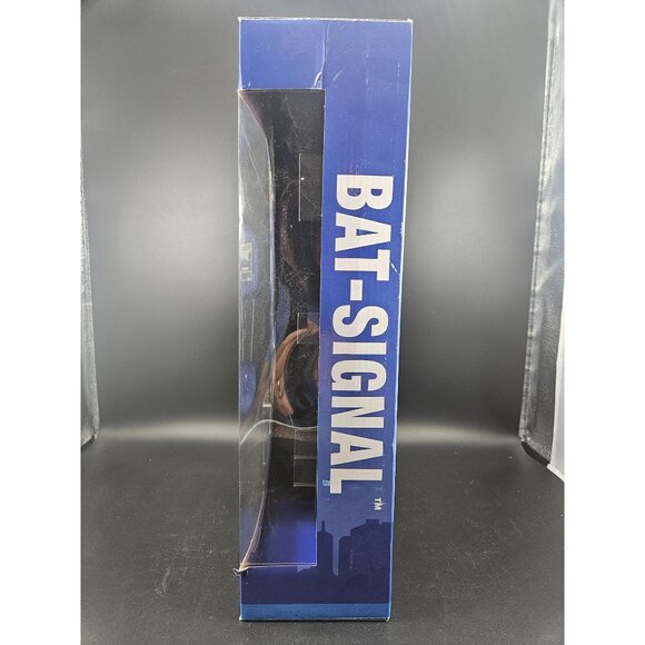 Funko Bitty POP! Display Bat-Signal With Batman & Joker Vinyl Figures 2-Pc Set - Picture 4 of 6